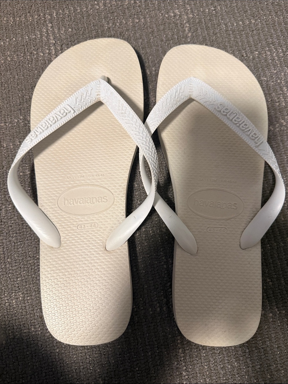 Havaianas Women's Cream Flip Flop Sandals - Slim Strap Casual
